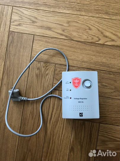 Стабилизатор напряжения Defender