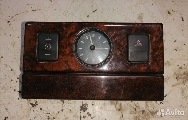 Часы, центральная консоль Rover 800