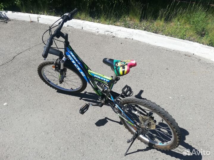Продам детский велосипед и два самоката