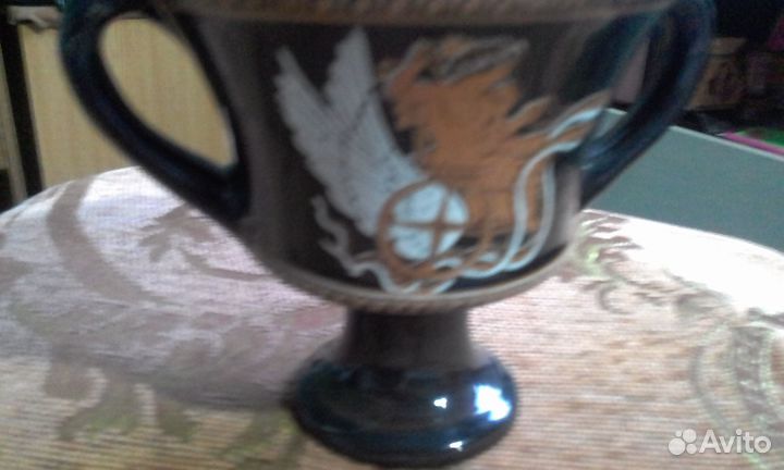 Вазы из глины в древнегреческом стиле