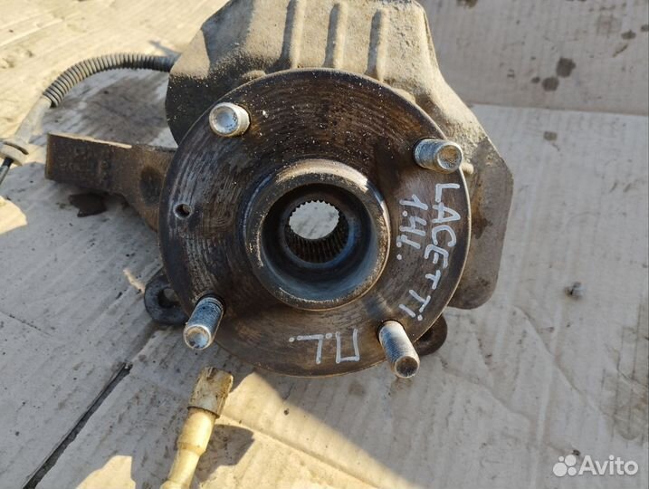 Поворотный кулак передний левый Chevrolet Lacetti