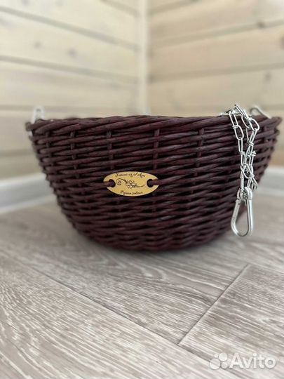 Кашпо из искусственного ротанга