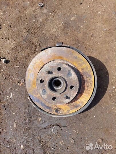 Поворотный кулак Ваз 2112