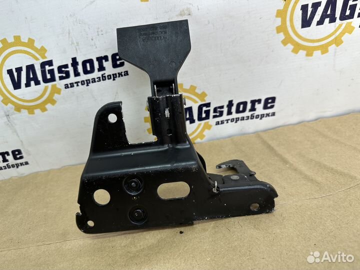 Замок капота Audi A4 B7