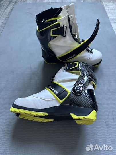 Лыжные ботинки fisher carbonlite skate + бахилы
