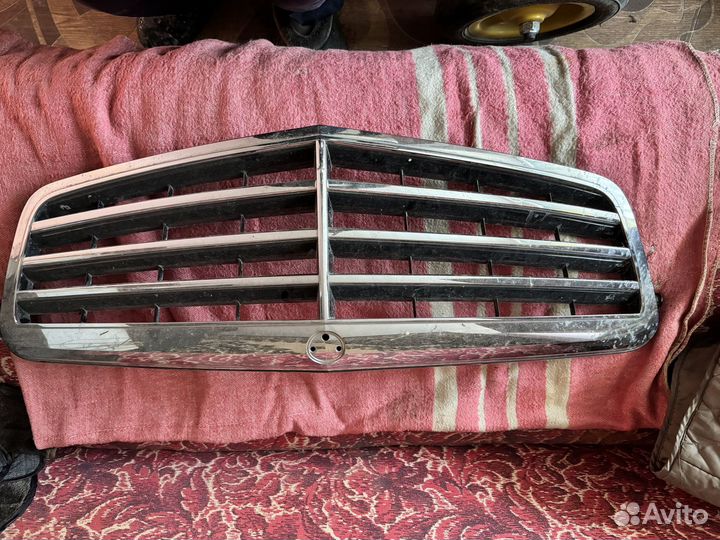 Решетка бампера на mercedes w212