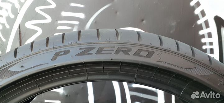 Pirelli P Zero PZ4 245/35 R20 и 275/30 R20