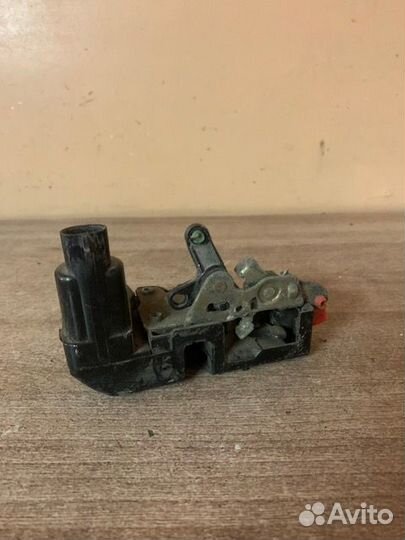 Замок передний правый Interpid