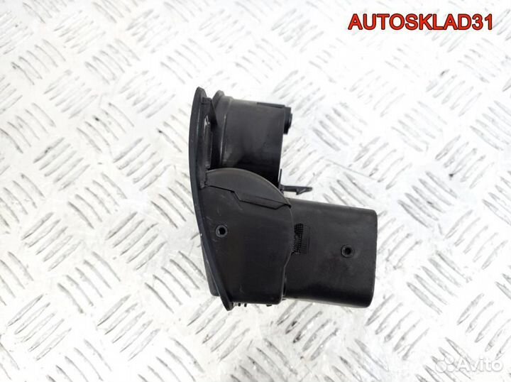 Дефлектор воздушный левый VW Golf 4 1J1815715A