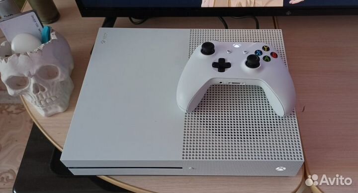 Xbox One s 1tb с играми