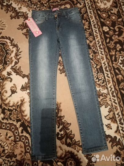 Джинсы новые на р. 146