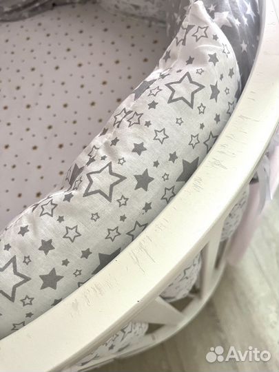 Детская кроватка с маятником круглая