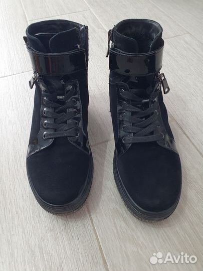 Ботинки женские 36 размер