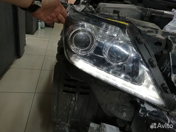 Фара правая Lexus LX570 8114560F70 1-й рестайлинг