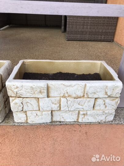 Кашпо цветочное