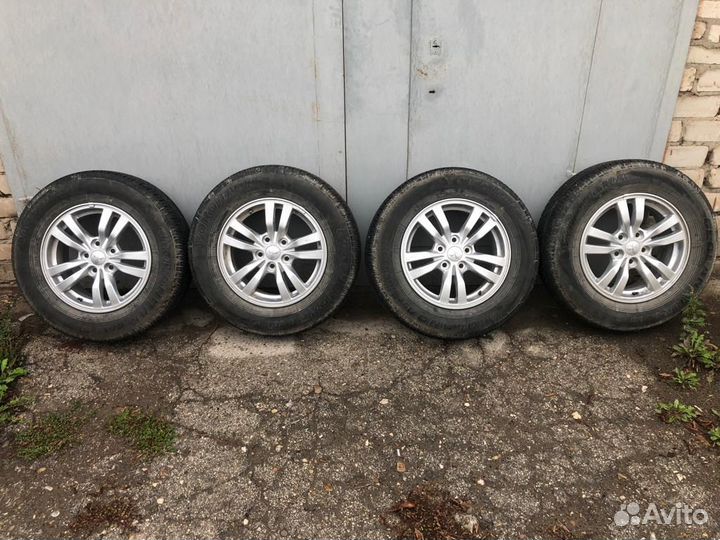Yokohama geolandar G033 215/70 r16
