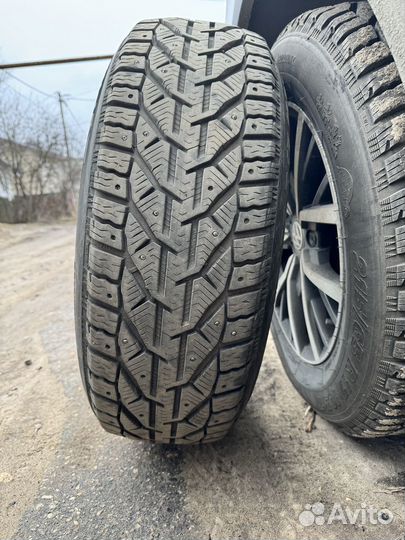 Tigar SUV Ice 215/65 R17 103T