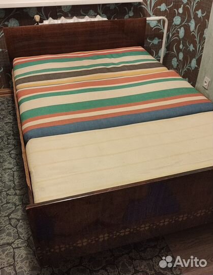 Продам б/у кровать