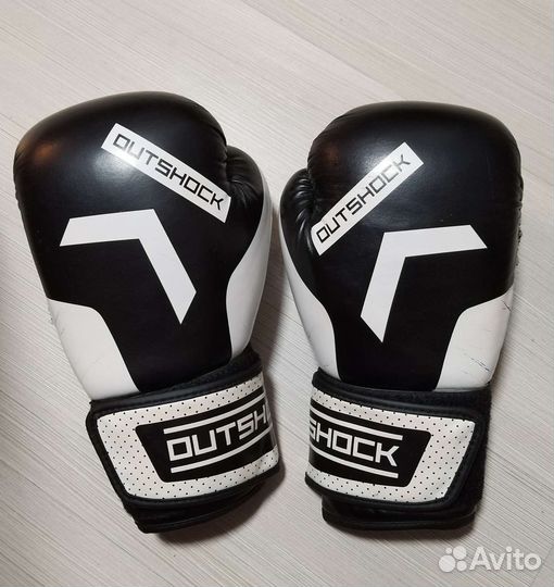 Боксерские перчатки