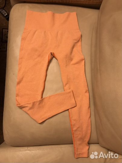 Спортивная одежда легинсы топ