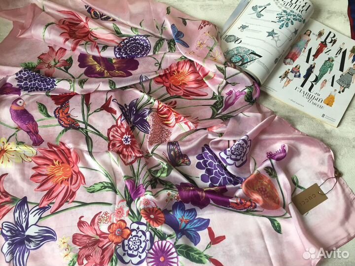 Новый шёлковый платок Gucci