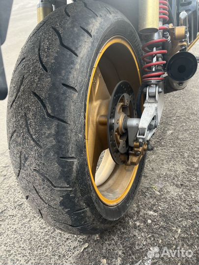 Honda CB400SF vtec1