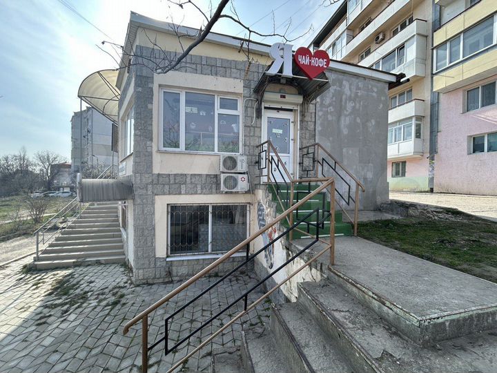 Продаётся помещение 52.2 кв.м. с 2-мя входами