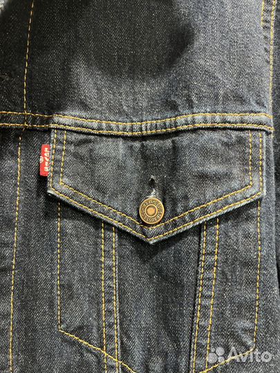 Джинсовая куртка levis