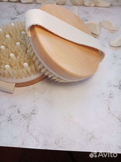 Массажная щетка (антицеллюлитная), сухой массаж