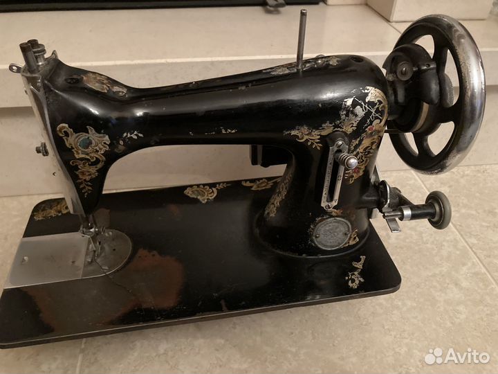 Старинная швейная машина veritas