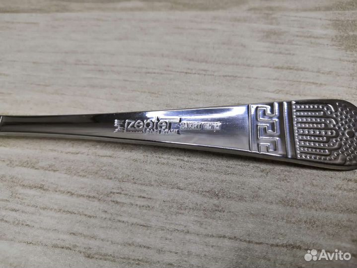 Набор столовых приборов на 12 персон