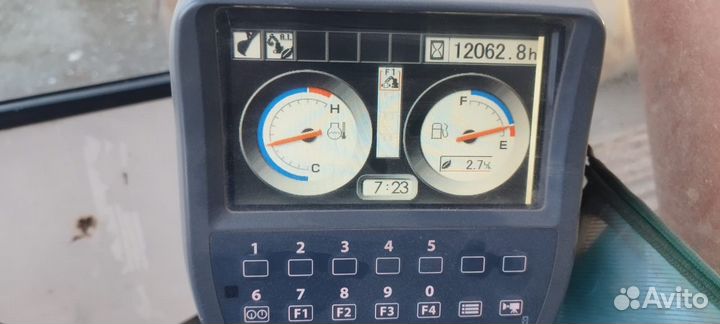 Гусеничный экскаватор Hitachi ZX225USRLC-3, 2007