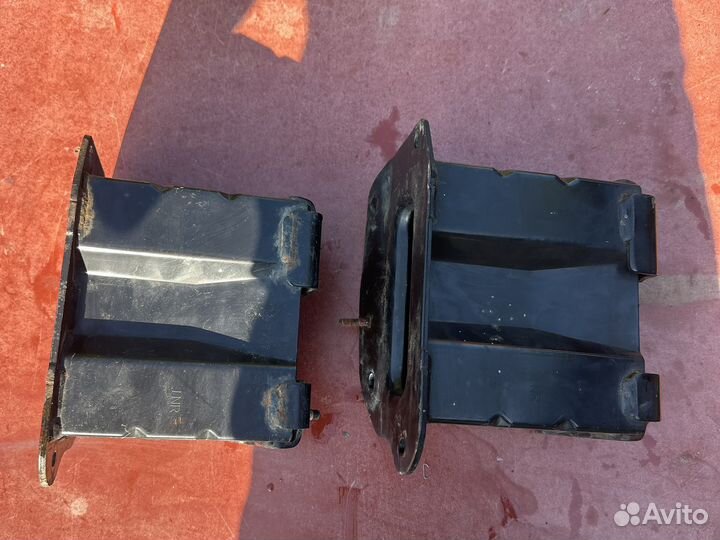 Домик усилителя правый Ниссан Мурано Z51