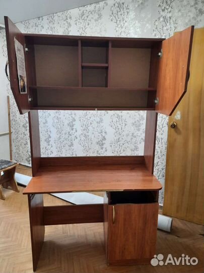 Письменный стол