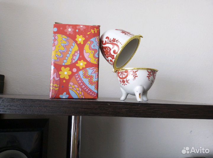 Пасхальное яйцо фарфор