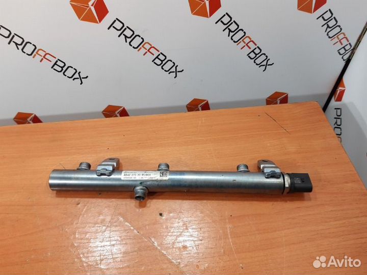 Топливная рампа правая Mercedes S-Class W222 OM642