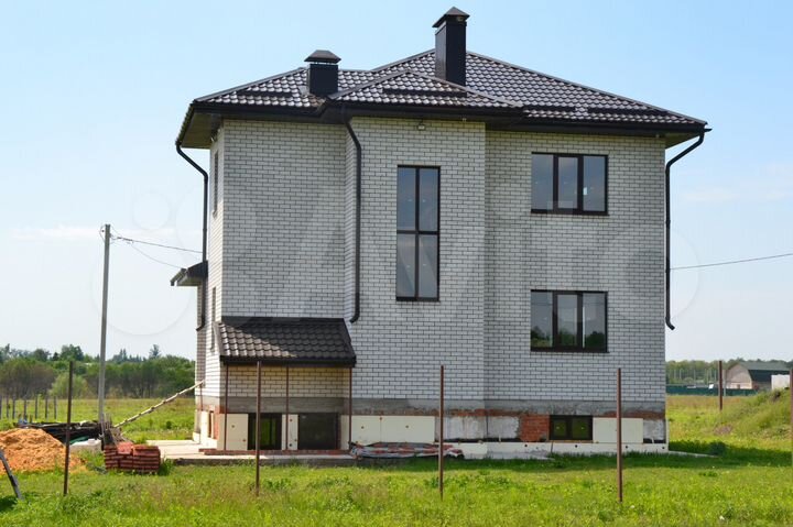 Дом 216 м² на участке 14,7 сот.