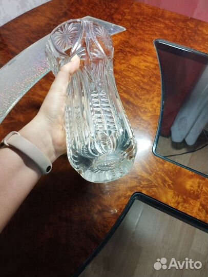 Большая хрустальная ваза для цветов