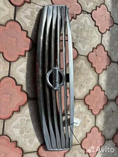 Решетка радиатора Ниссан Скайлайн v36