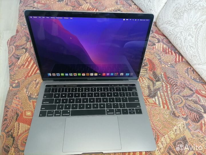 Macbook Pro 13 2019 Touch Bar 256gb