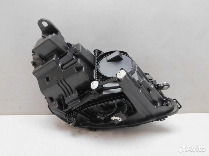 Фара левая Mercedes-Benz E-Class