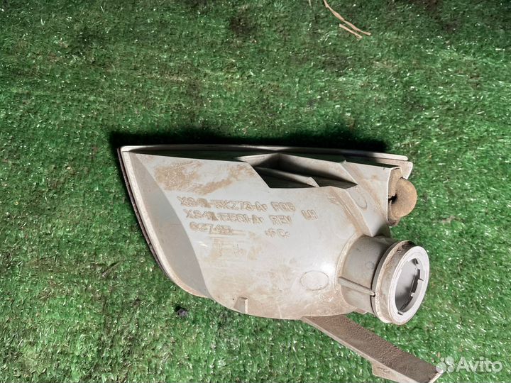 Задний фонарь левый правый в бампер Ford Focus 1