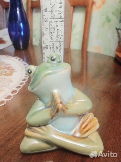 Лягушка статуэтка
