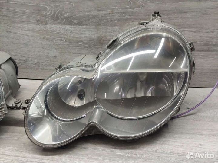 Фара Mercedes C W203