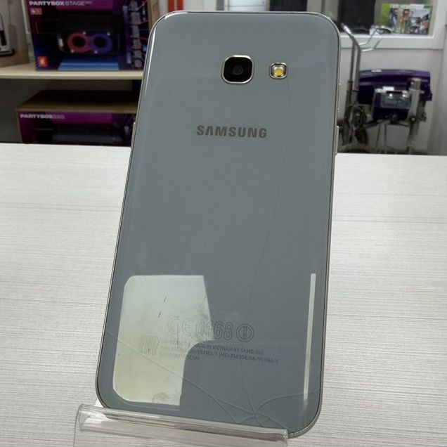 Samsung Galaxy A3 (2017) SM-A320F/DS, 2/16 ГБ, 2 SIM