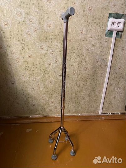 Палка для ходьбы на 4 ножках