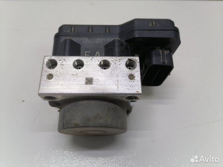 Блок abs Toyota Corolla E150