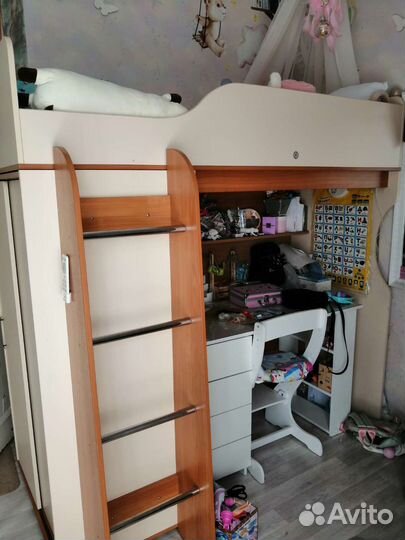 Продам 2х ярусную кровать с матрасом