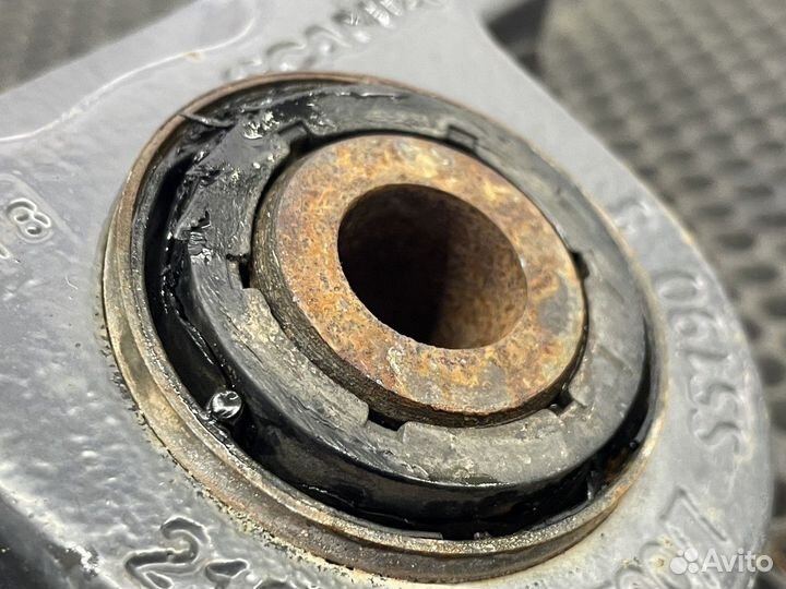 2133487 Кронштейн стабилизатора передней подвески