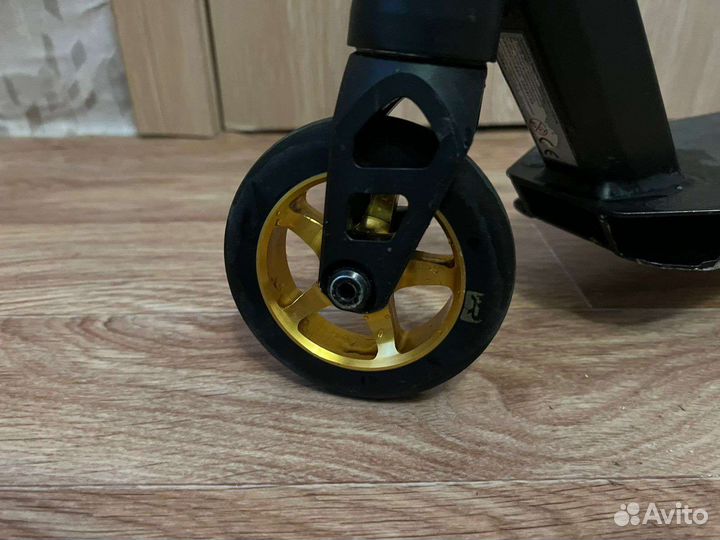 Самокат трюковой Reaction Stunt 4